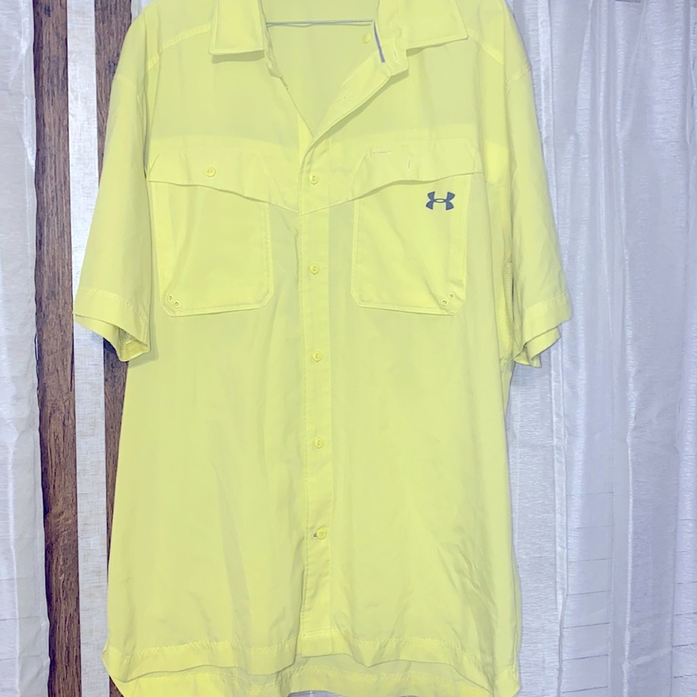 Men’s under armour heat gear collared shirt size XL